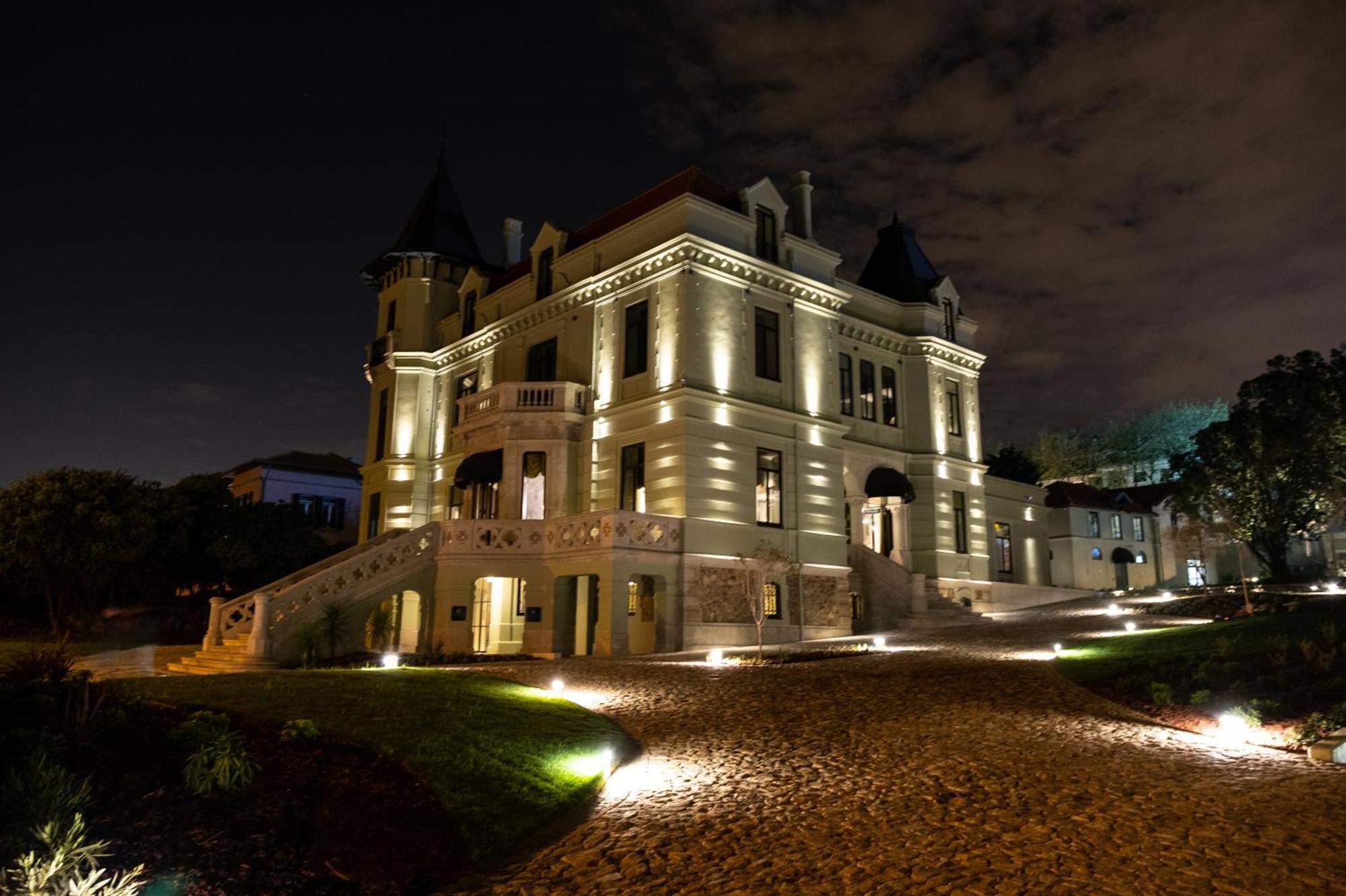 פורטו Vila Foz Hotel & Spa - Member Of Design Hotels מראה חיצוני תמונה The palace at night