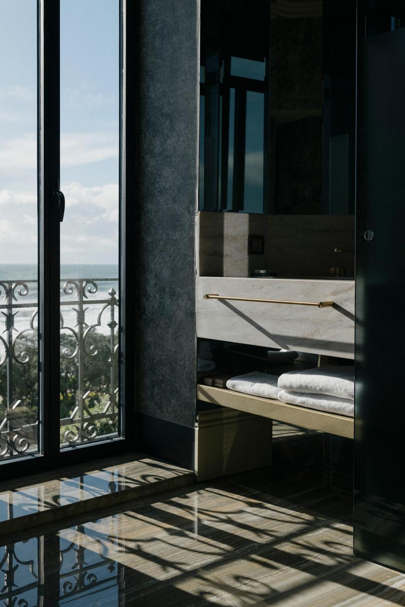 פורטו Vila Foz Hotel & Spa - Member Of Design Hotels מראה חיצוני תמונה A bathroom at the hotel